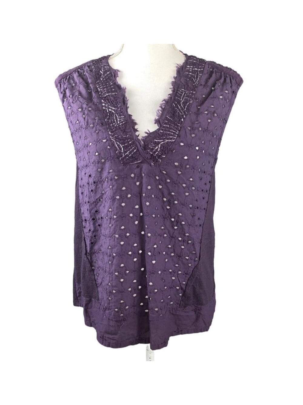 Anthropologie Akemi + Kin Cadiz Eyelet Embroidered Blouse Purple Sleeveless Wome